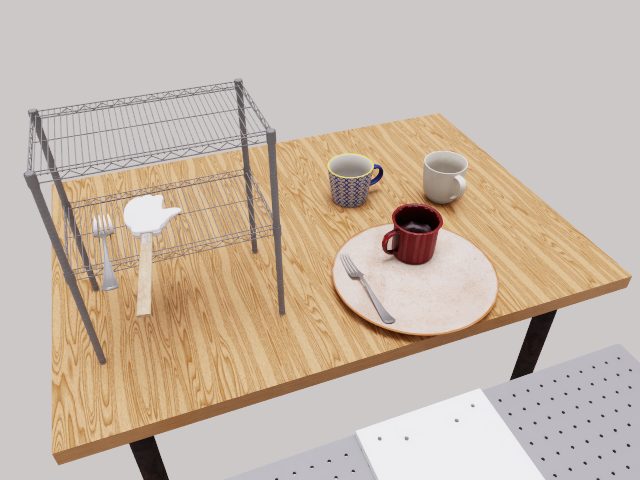 wire_shelf_mugs_plate_spatula scene